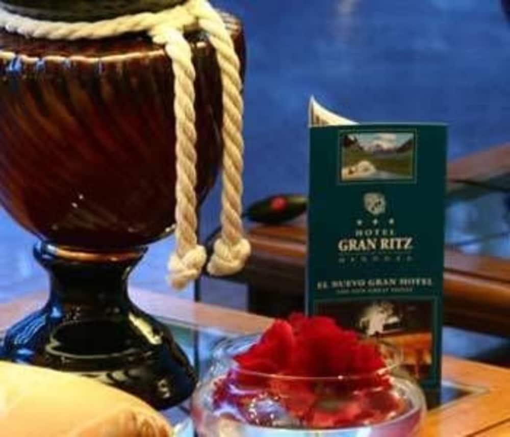 Ritz Hotel Mendoza Kültér fotó